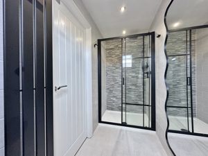 Photo 32- click for photo gallery